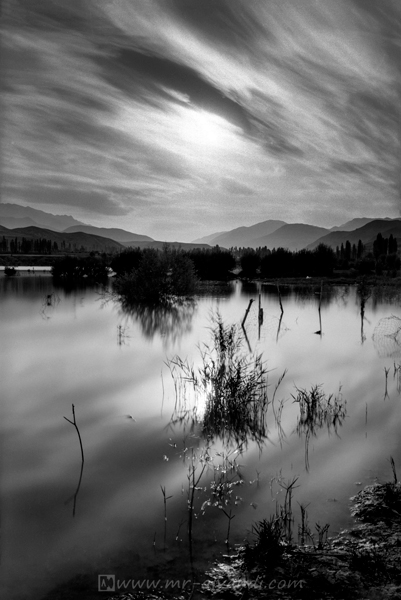 Long exposure in the Arjomand lake,نوردهی طولانی در دریاچه ارجمند