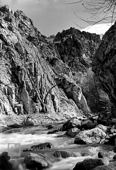 Darabad river in the mountains north of Tehran,رودخانه دارآباد در کوههای شمال تهران