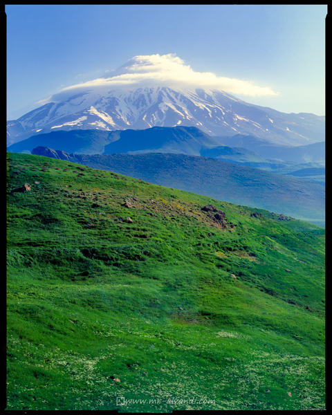 The beautiful peak of Damavand at dawn